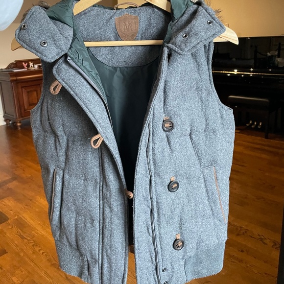 Massimo Dutti Down Vest - Picture 1 of 8